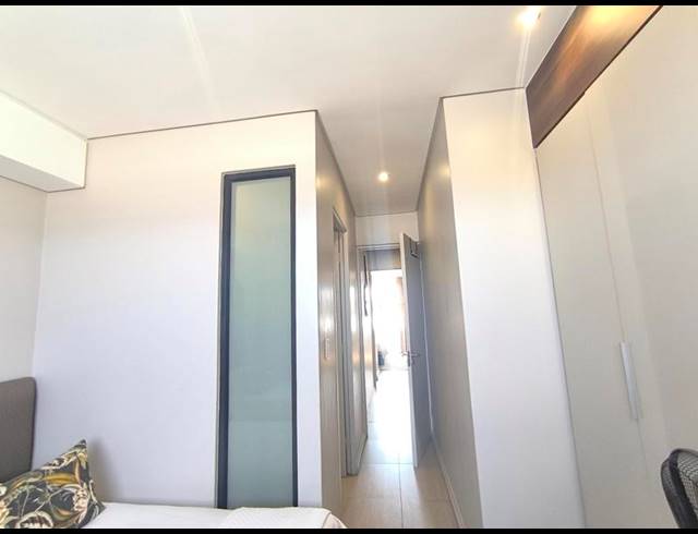 2 BEDROOM PROPERTY TO RENT IN MENLO PARK